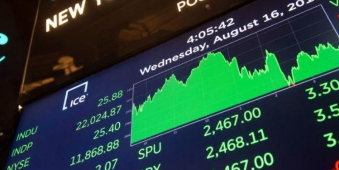 Acciones argentinas saltan casi un 10% y los bonos suben hasta 7.8%