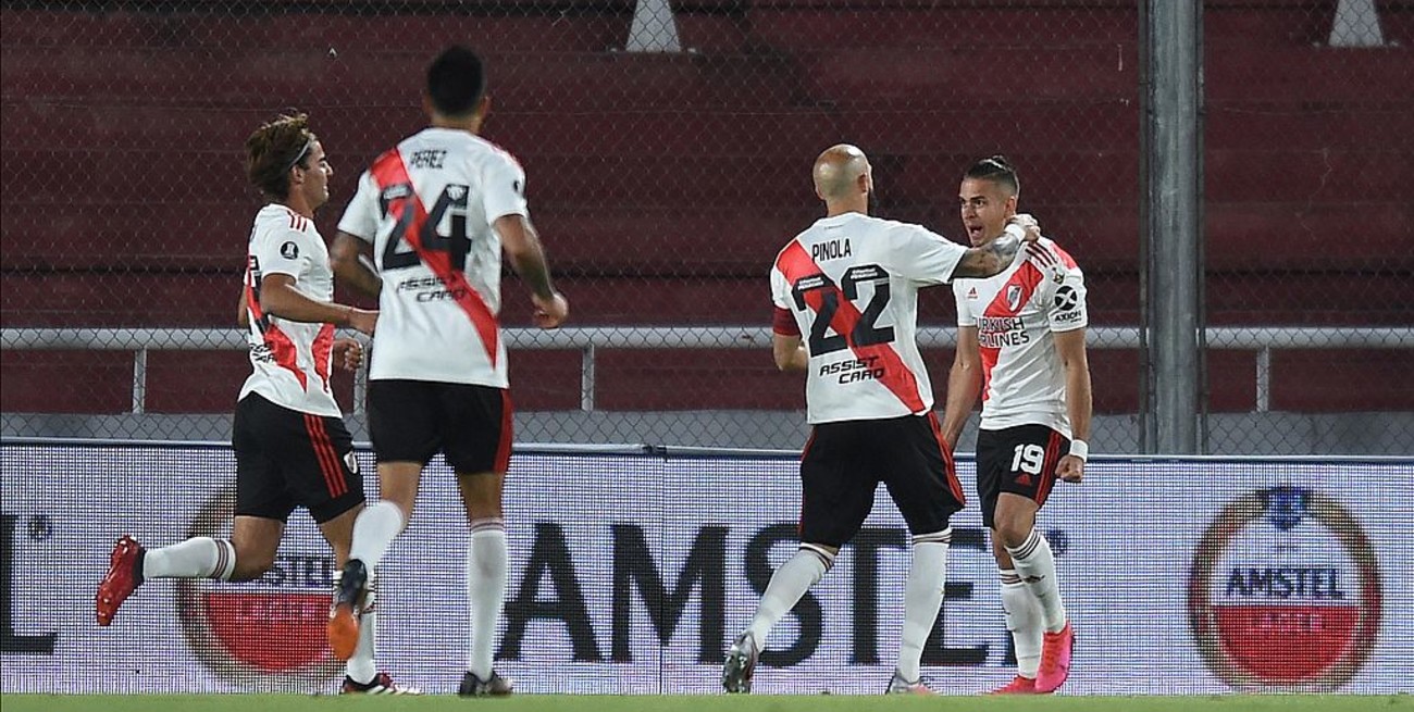 River goleó a Liga de Quito y se quedó con el liderazgo de su grupo