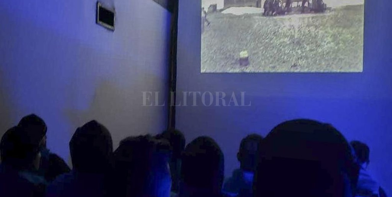 La única sala de cine de la Antártida reabrió sus puertas