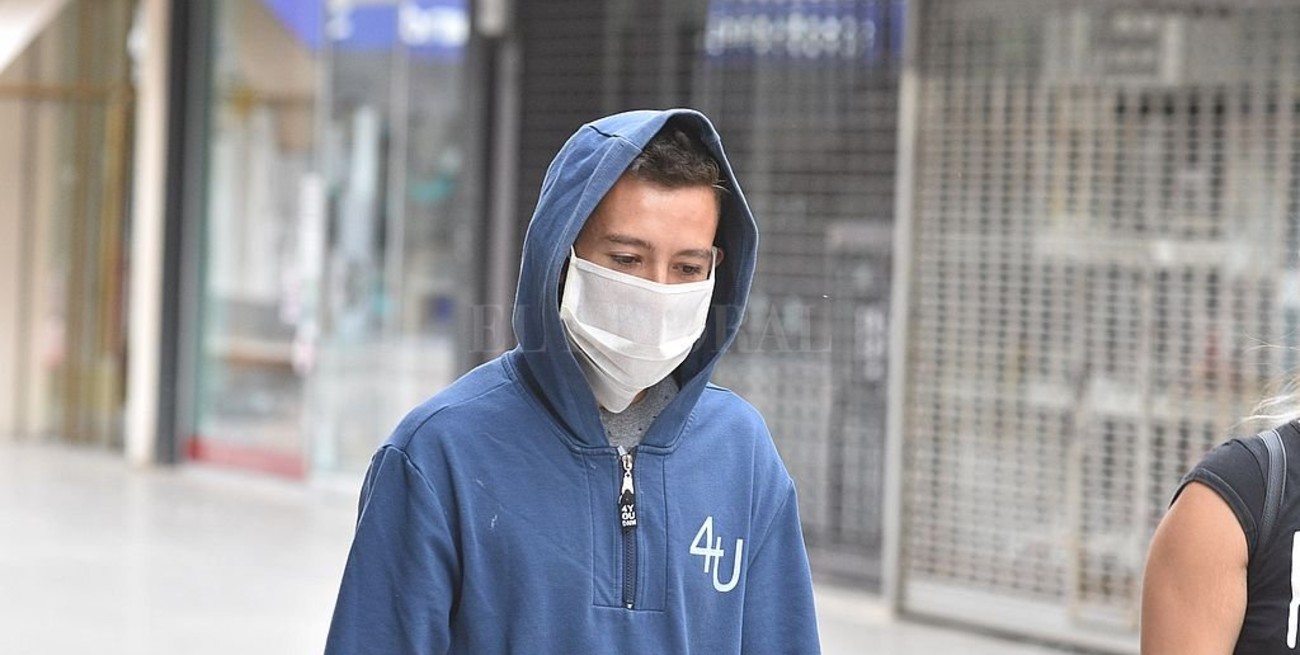 La OMS concluyó que el coronavirus no se transmite por el aire y rechazó el uso de barbijo en personas sanas