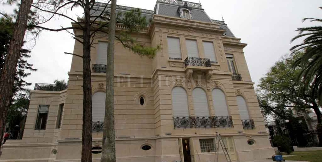 Retoques finales para la presentación  en sociedad de la Casa de la Cultura 