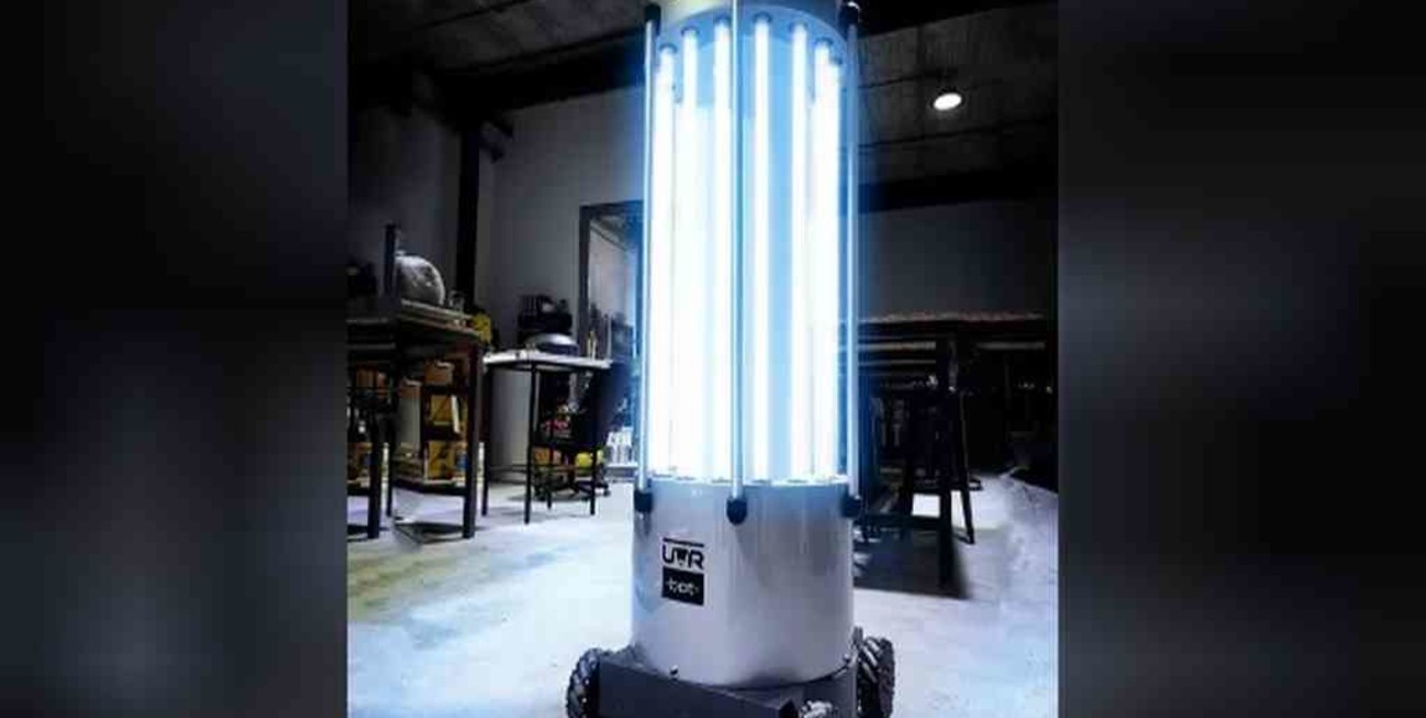 Argentinos crearon un robot que desinfecta con luz ultravioleta