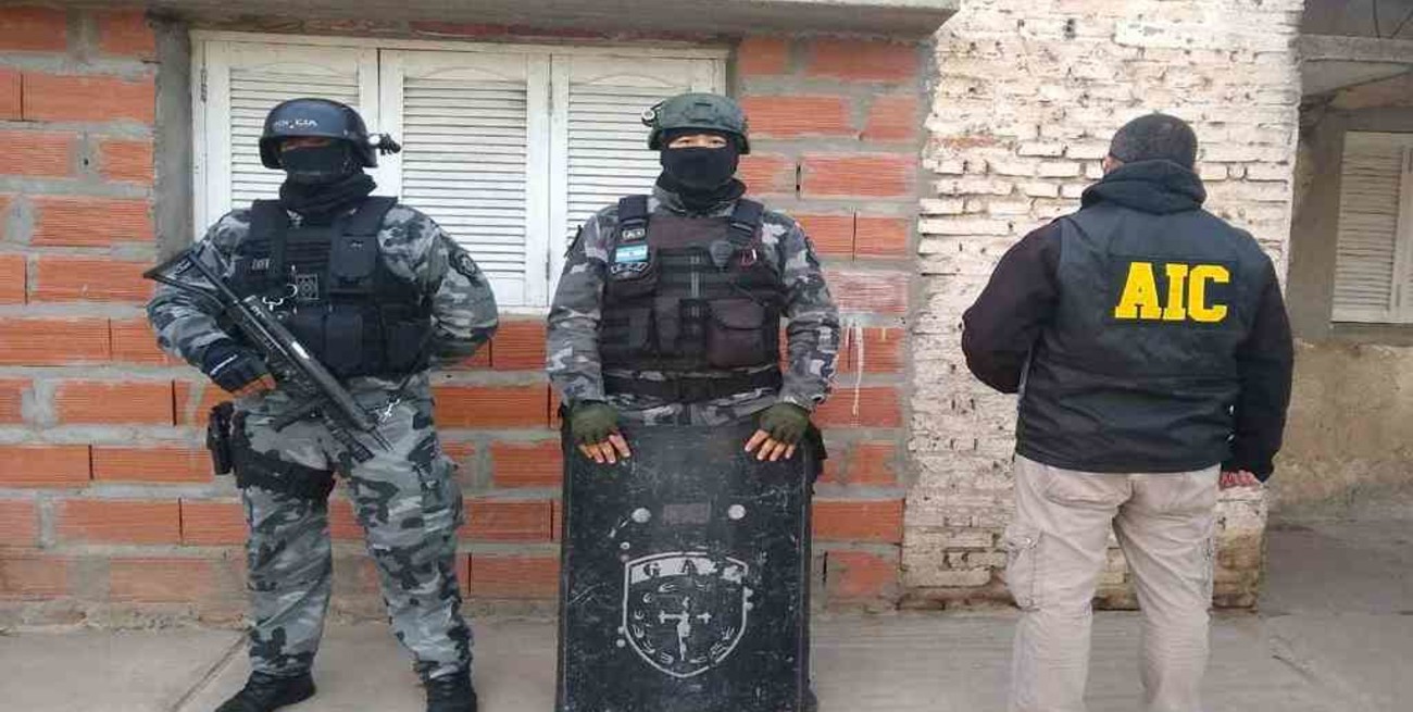 Allanamientos con tres detenidos en Coronel Dorrego