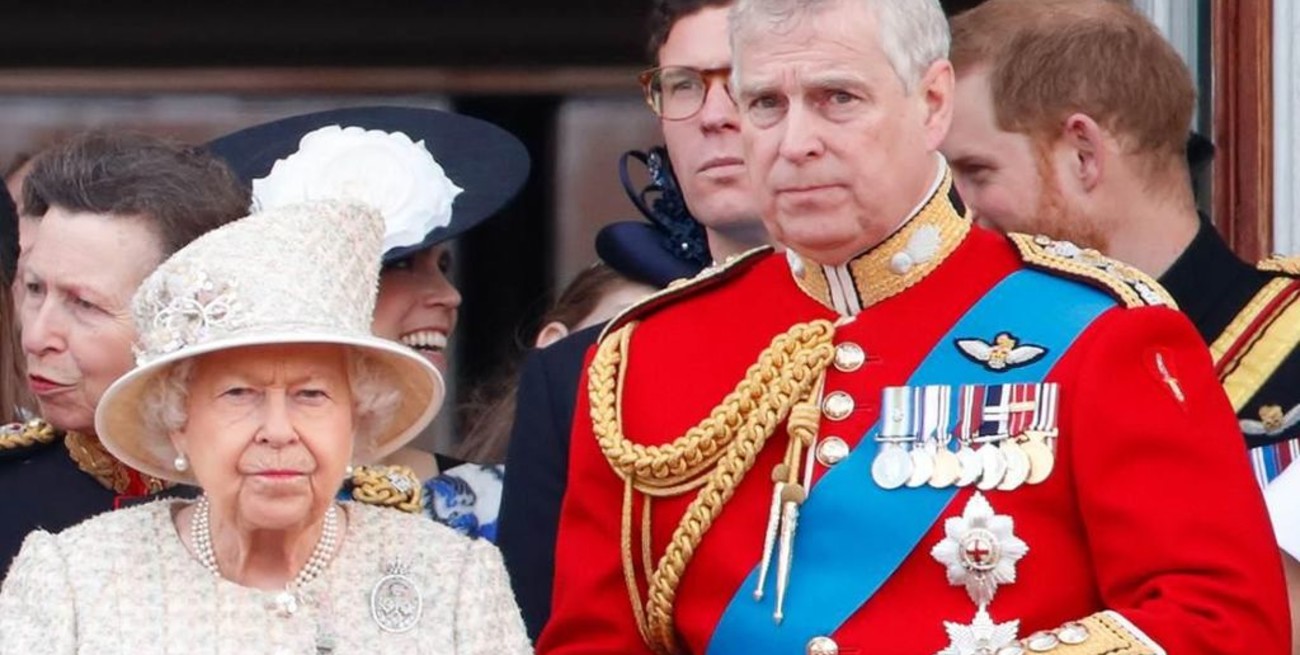 Andrés de York pidió a Ghislaine Maxwell datos de la mujer que lo acusa de abuso