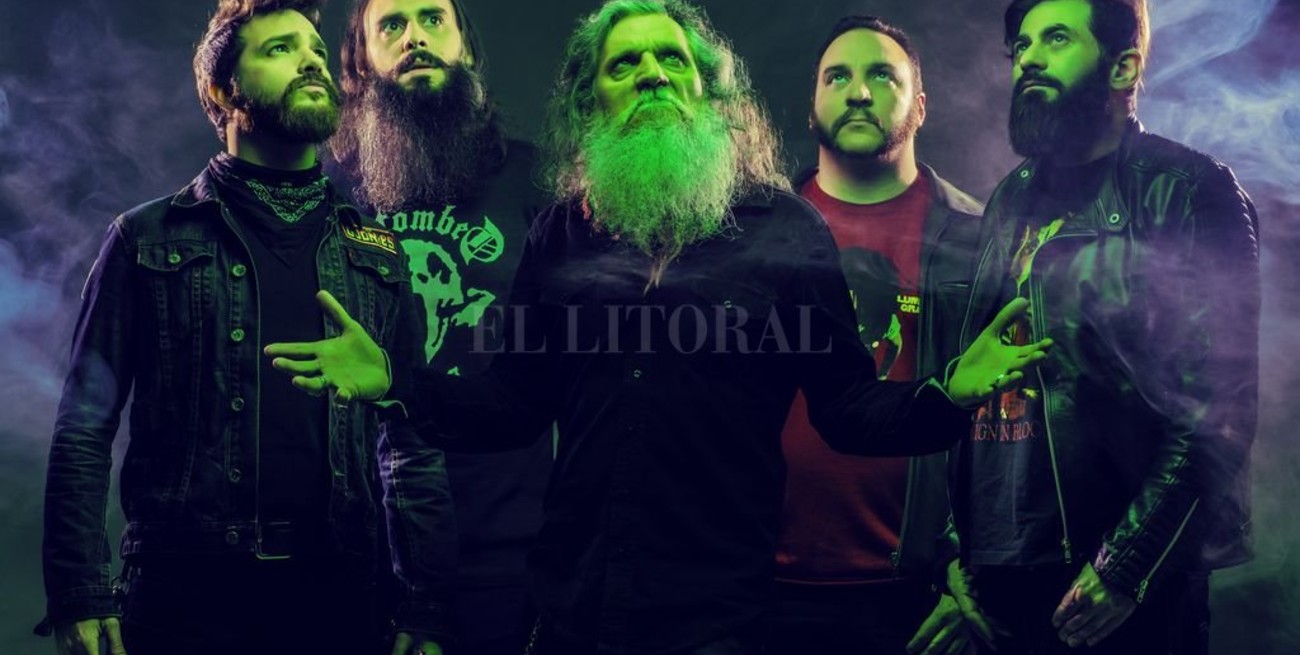 Con las naves en el hangar