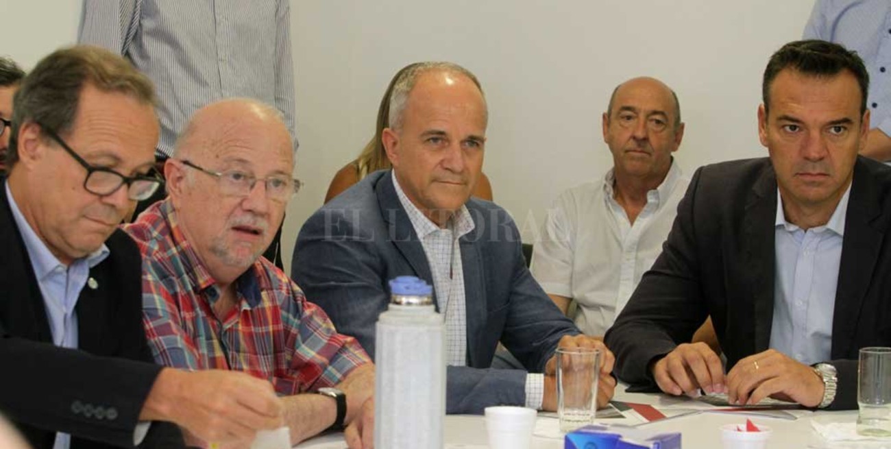 Contratistas de Santa Fe buscan cómo salir de una "situación de quebranto"