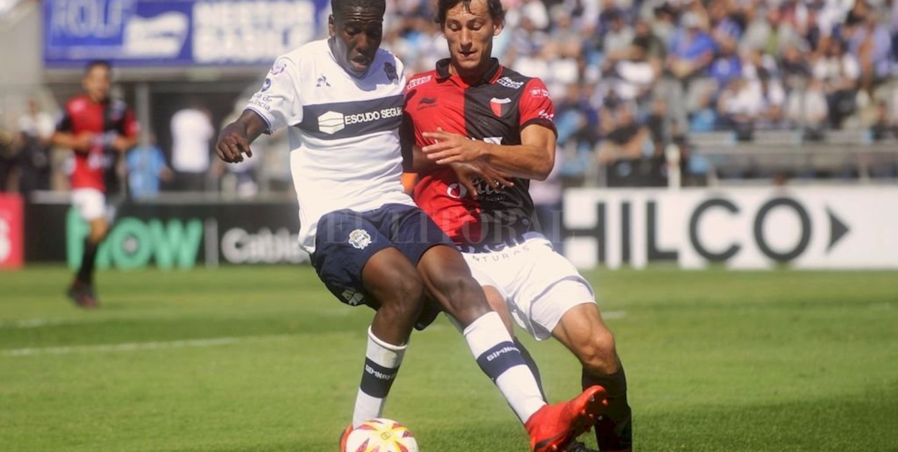 Schmidt renovó su contrato con Colón