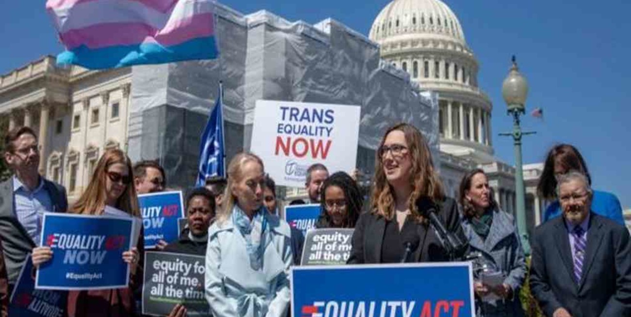 Estados Unidos: las elecciones dejaron más mujeres y más personas transgénero en cargos electos