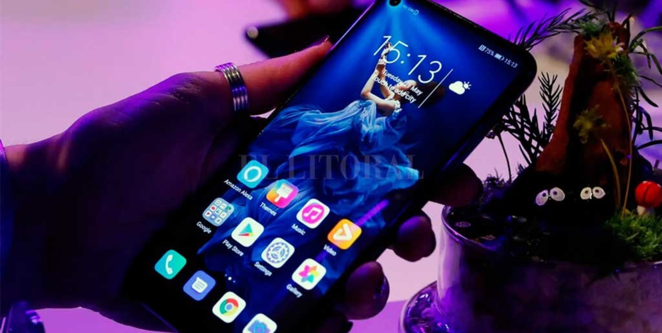 Los teléfonos Huawei dejarán de traer preinstalada la aplicación Facebook