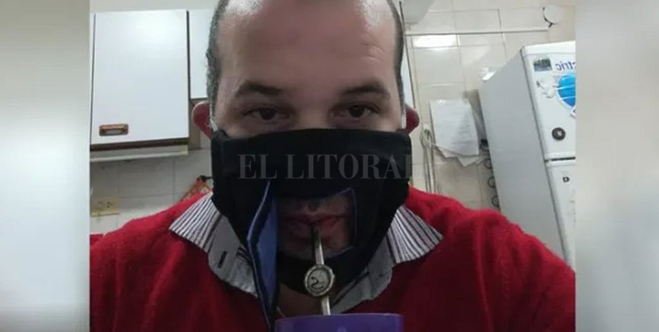 El "barbijo matero" diseñado por un neuquino