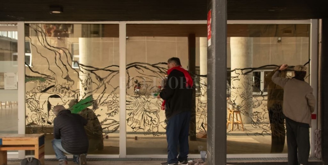  El Molino ya tiene su mural en alusión a la Bandera