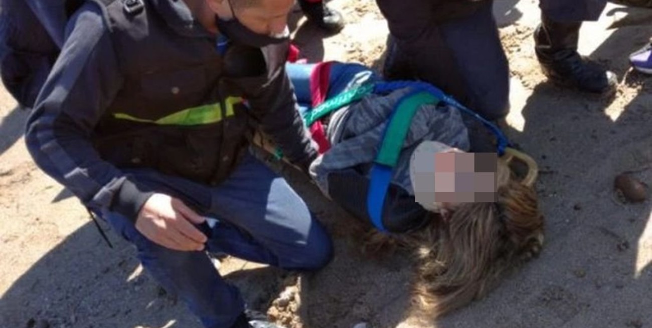 Investigan un confuso accidente que acabó con una mujer herida al caer de un acantilado