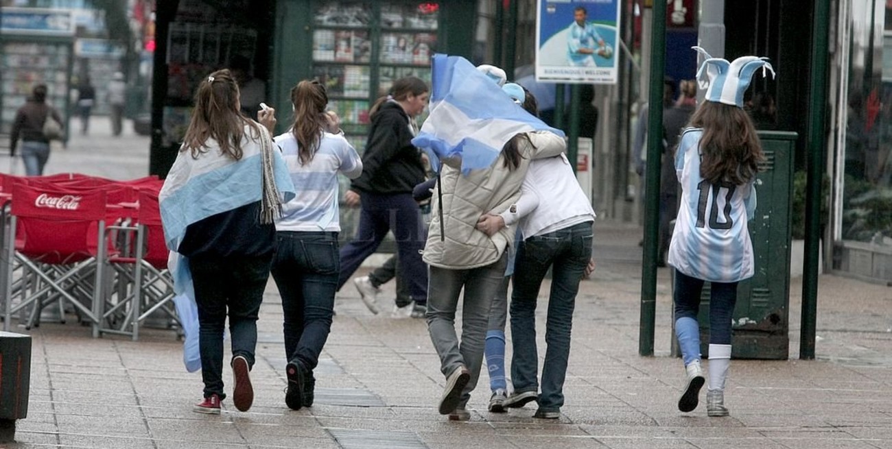 La Enseña Patria, ¿la patria enseña?