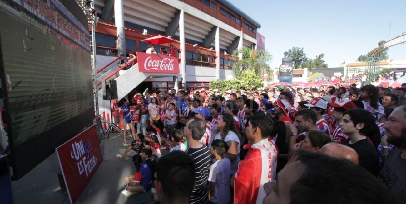 Los hinchas tatengues estrenaron el "Unión Fan Fest" 