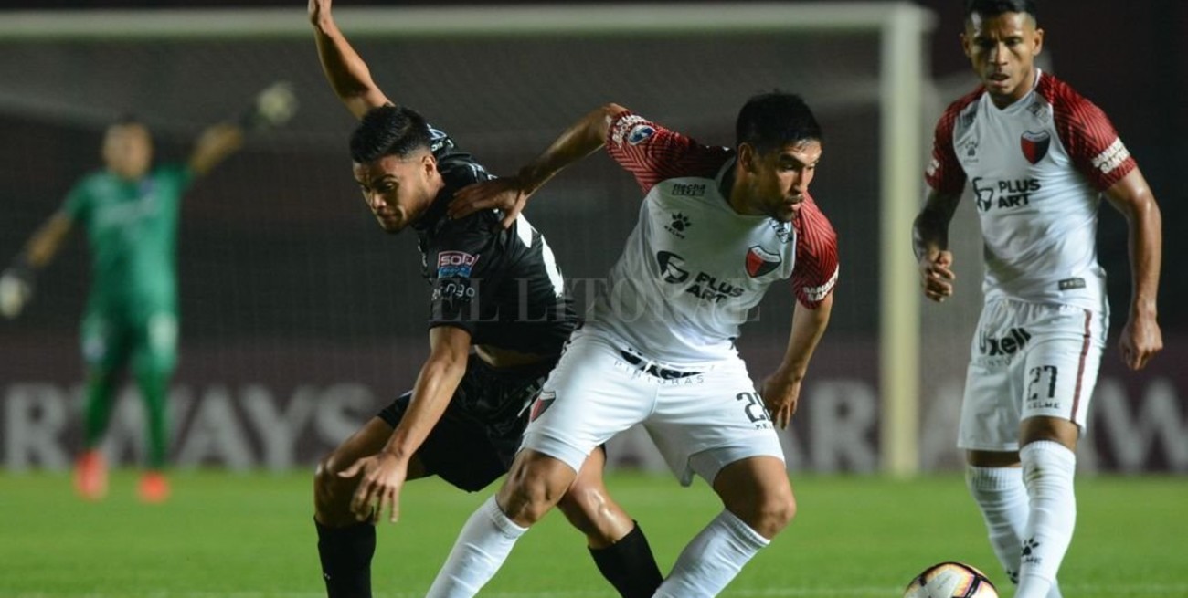 Colón cae ante Argentinos por la ida de los octavos de final