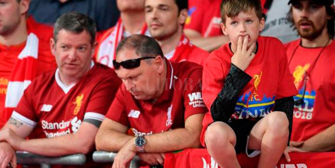 El máximo dirigente de la Premier League pidió a los hinchas que no se acerquen a los estadios