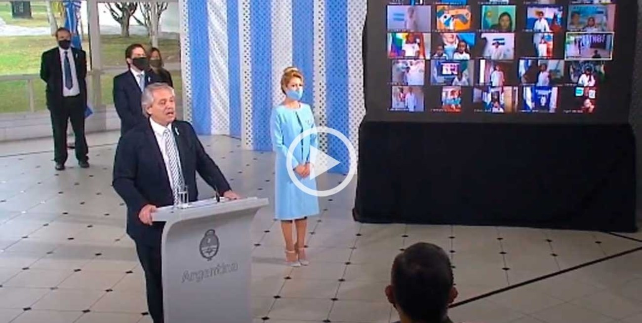 El presidente destacó la figura del "inmenso" Manuel Belgrano