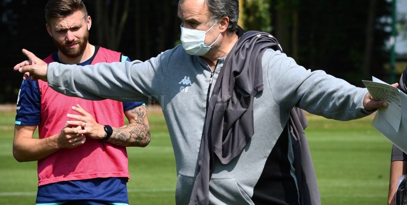 El Leeds de Bielsa busca un triunfo que lo acerque a la Premier League