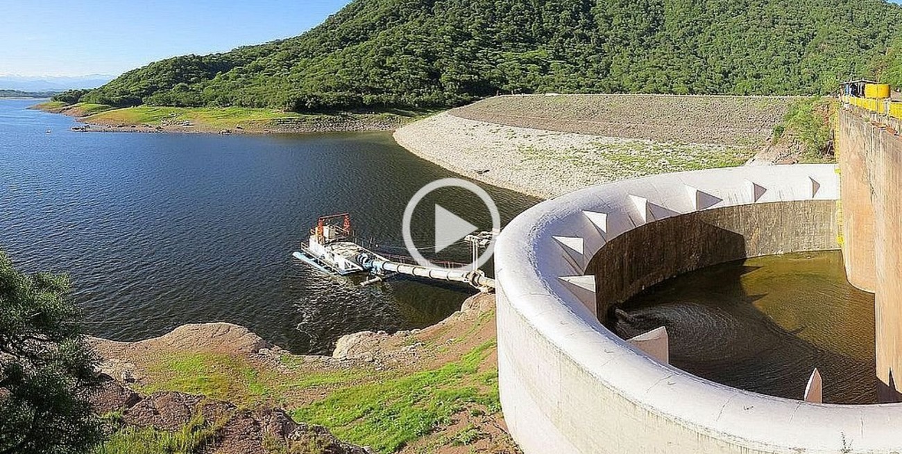 Video: abrieron las compuertas del dique de El Cadillal