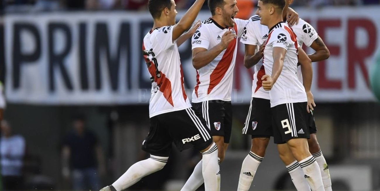 River goleó a Independiente 