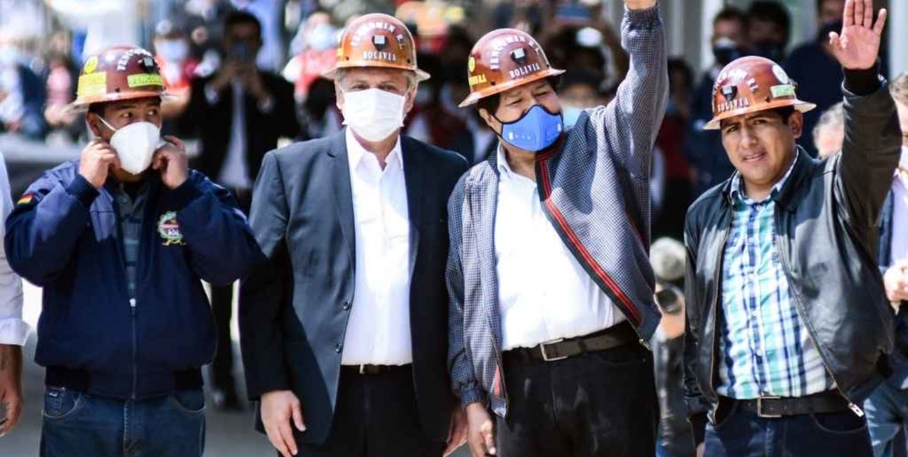 Evo Morales dijo que si no se hubiera ido de su país, "habría terminado en el cementerio"   