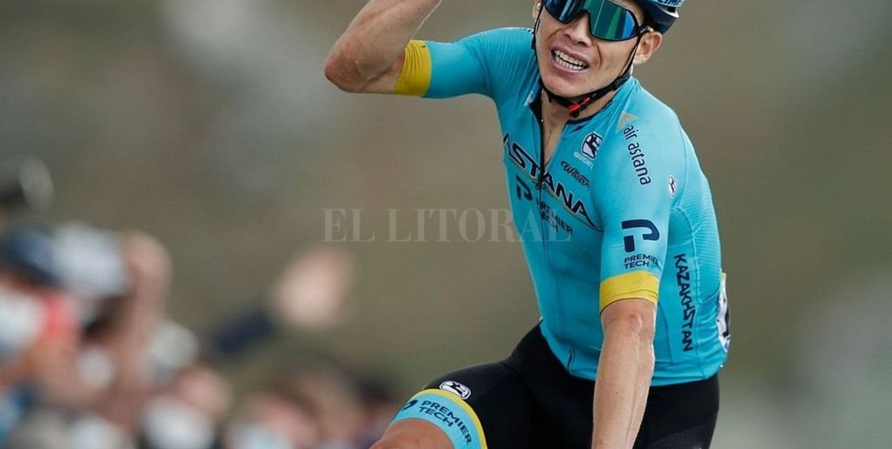 Abandonó el colombiano Egan Bernal, último ganador del Tour de Francia