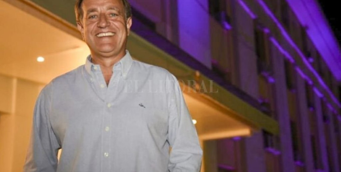 El gobernador electo de Mendoza presentó su gabinete por Twitter