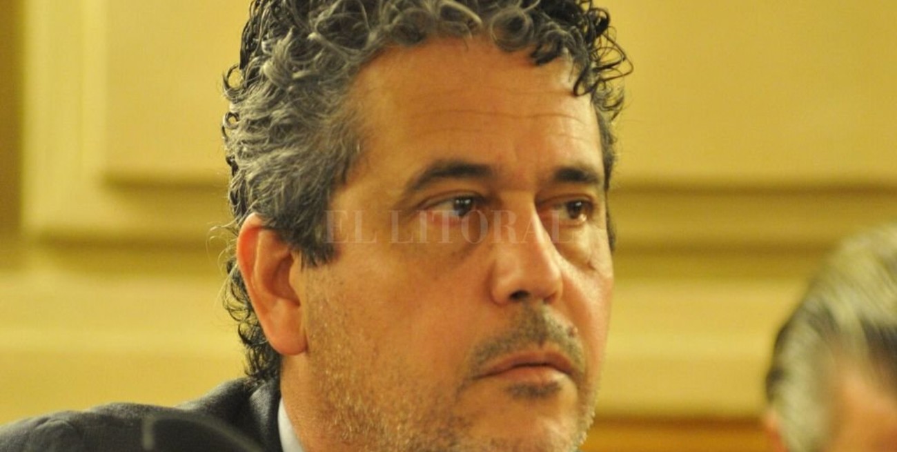 Giacomino, del bloque UCR, explica su voto junto al PJ