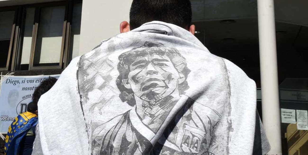 "Maradona sigue evolucionando bien y ya tiene muchas ganas de irse", asegura su médico