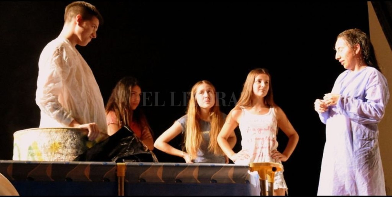 Grupo Las Chicharras presenta "Glitch"