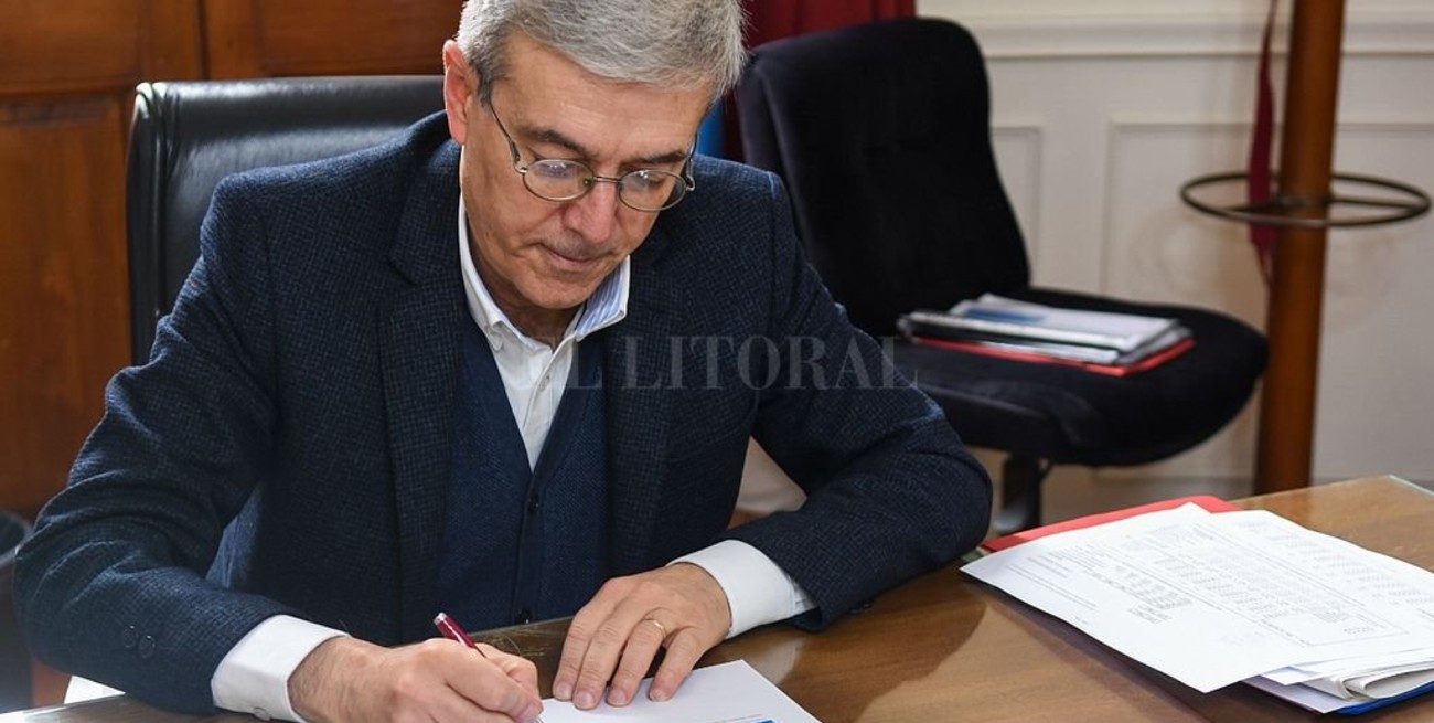 Walter Agosto, el primer ministro santafesino en contraer coronavirus