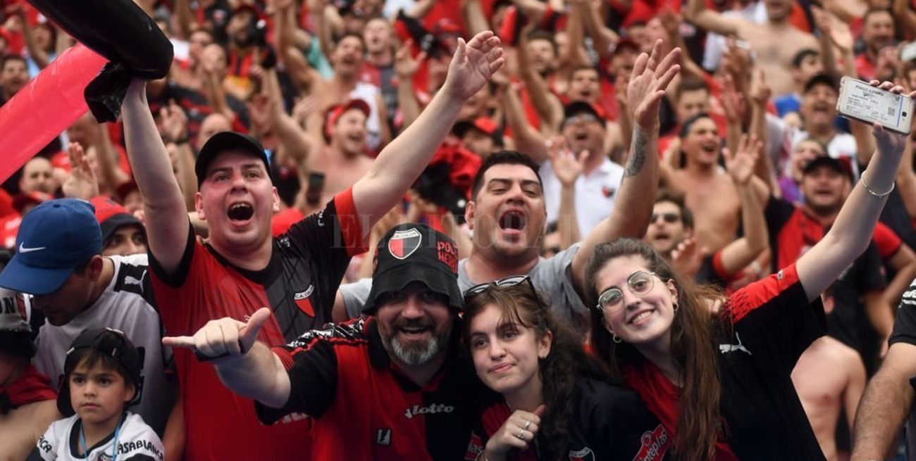 ¿Fuiste a Paraguay?, encontrate en las fotos de la tribuna