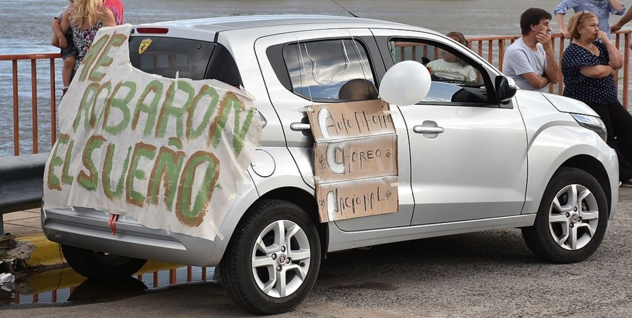 Ordenan a automotrices congelar las cuotas de los planes de ahorro por seis meses