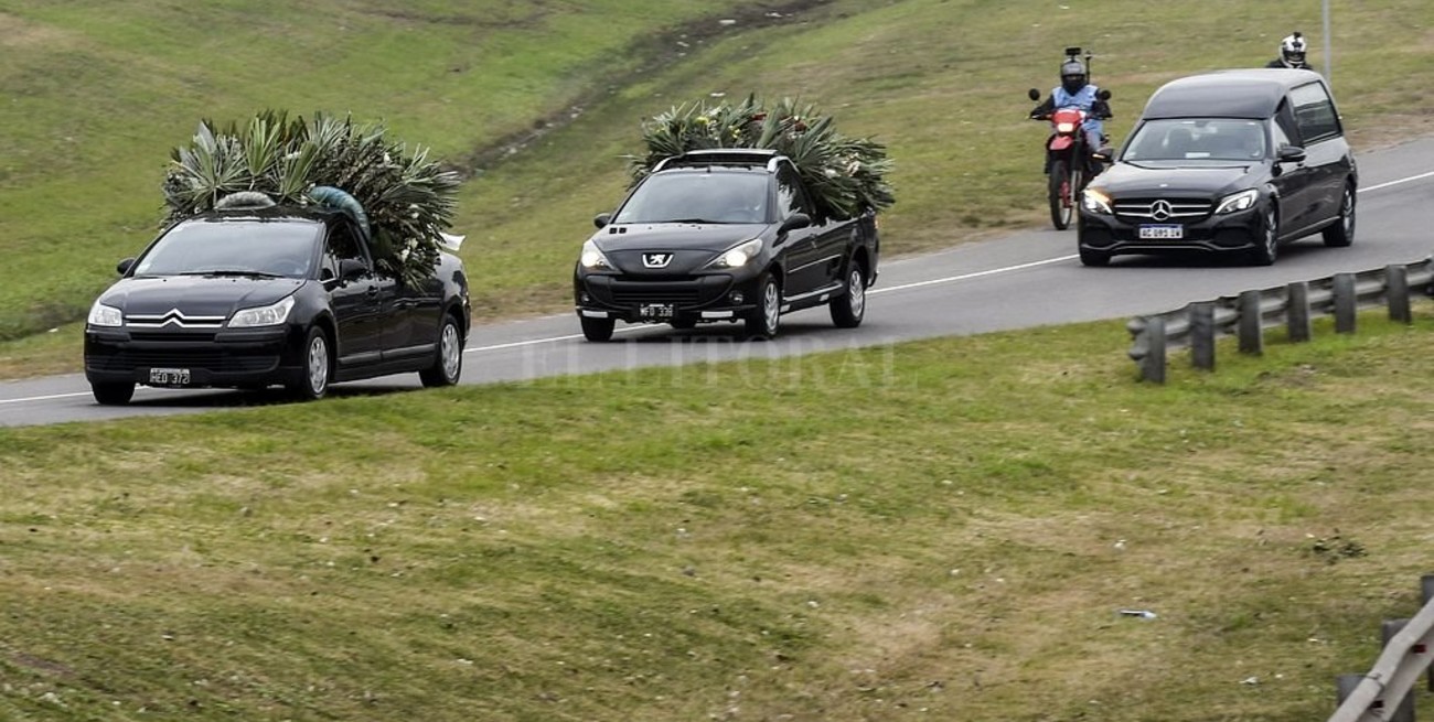 Inhumaron los restos de Fernando De la Rúa en un cementerio de Pilar