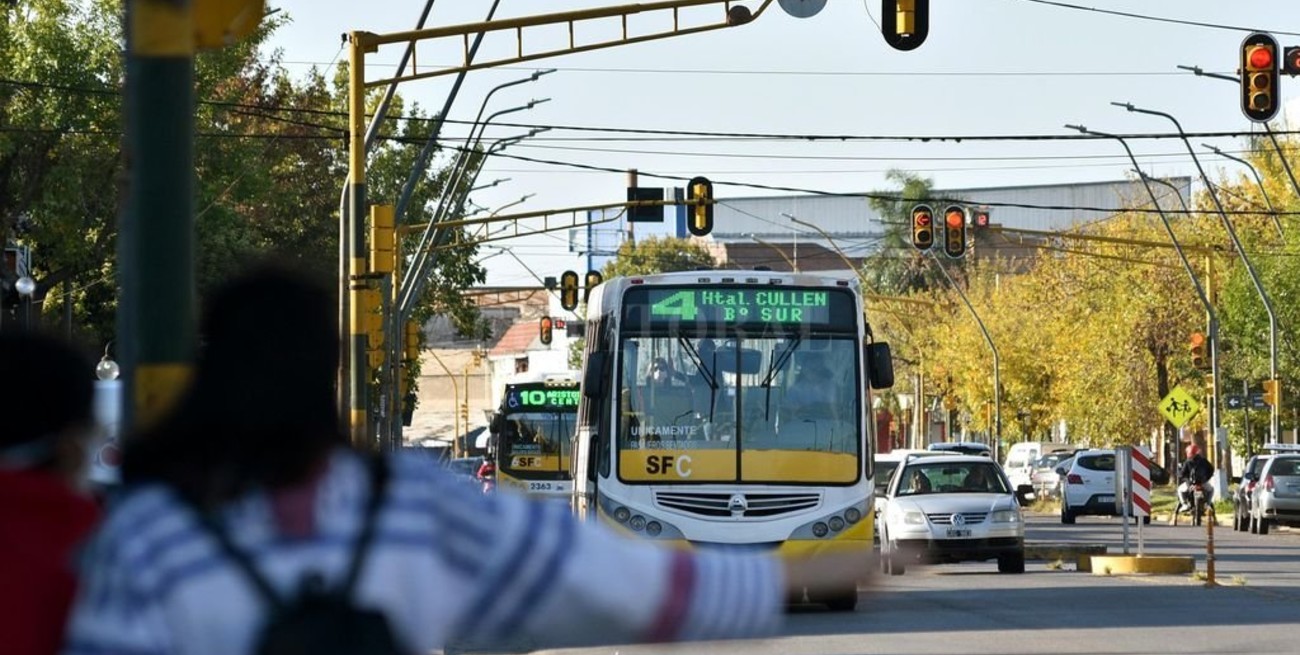 Desde la medianoche, paro de colectivos en la ciudad de Santa Fe