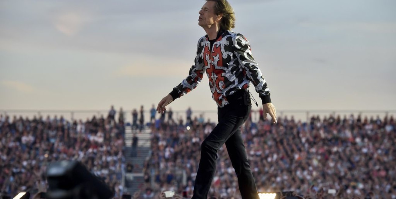Tras la operación de Mick Jagger, los Rolling Stones comienzan su gira en junio