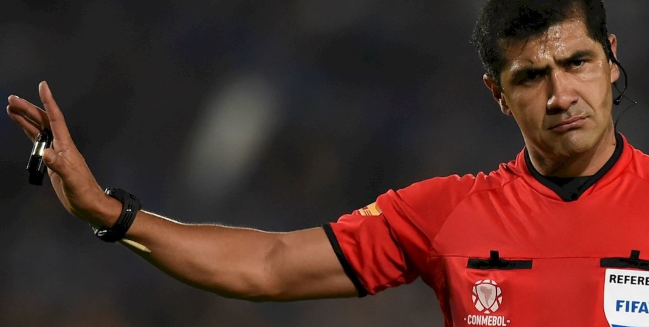 El ecuatoriano Roddy Zambrano dirigirá Argentina vs Brasil