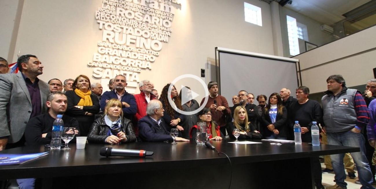 "Secretismo" y "reprimarización": palabras claves en la "contracumbre" 