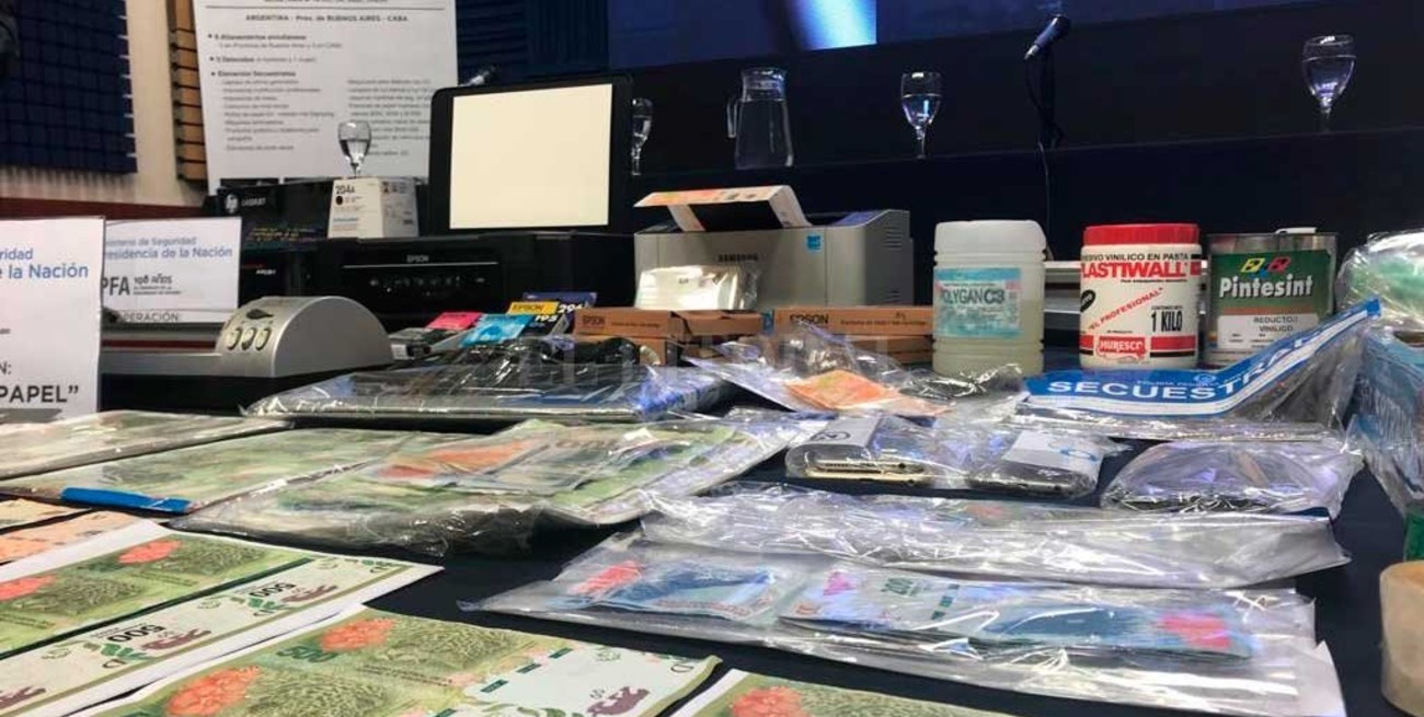 Operativo "La casa de papel": desbarataron una banda que falsificaba dinero