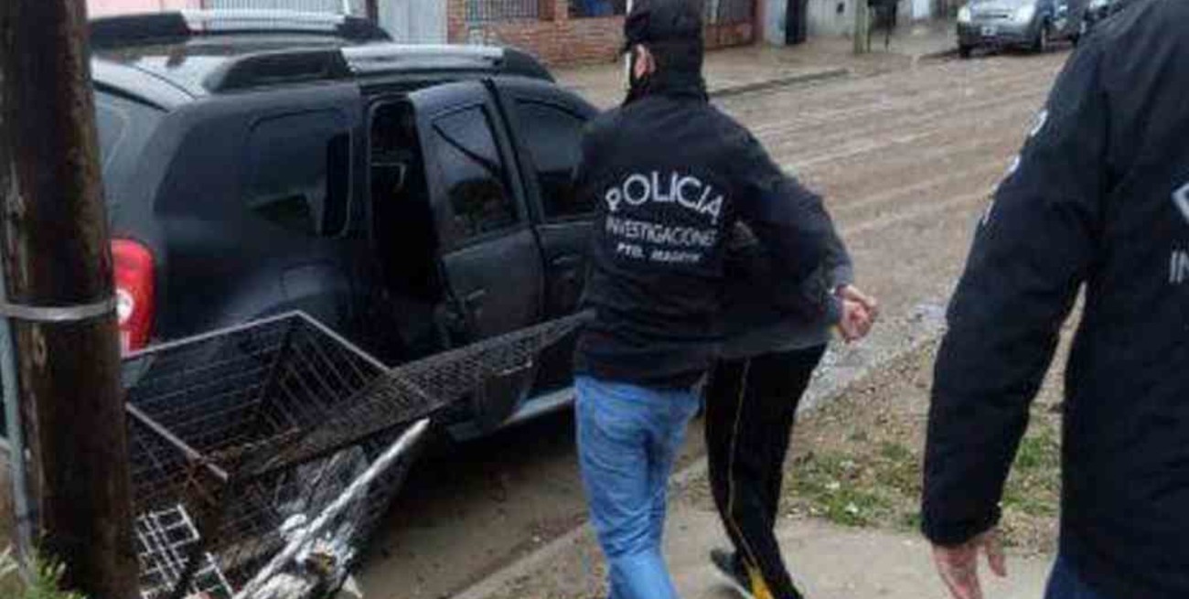 Insólito: son gemelos, uno robó e intentó violar a una mujer, y la Justicia no logra determinar cuál de ellos fue