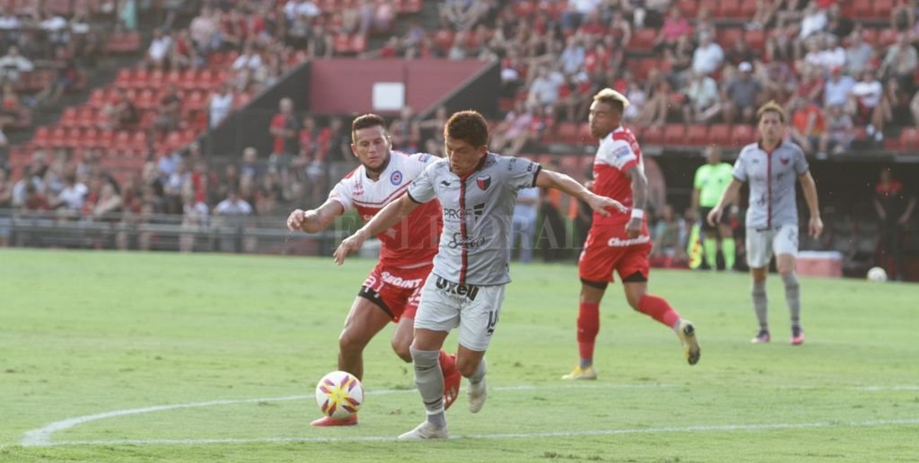 Ante el de La Paternal, Colón tuvo al más "bicho"