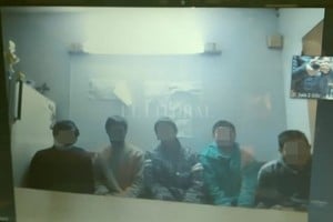 Gentileza Los cinco adultos imputados y detenidos por el femicidio de la niña de 14 años.
