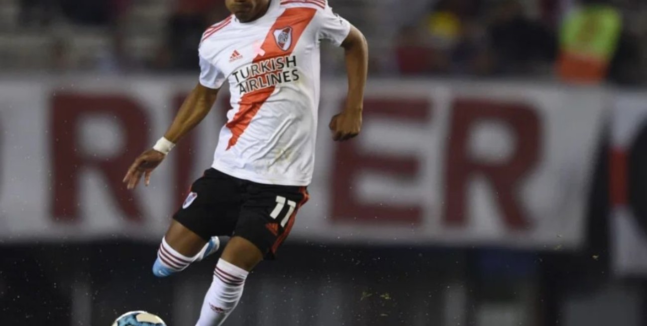 Sporting Lisboa sigue de cerca a De la Cruz