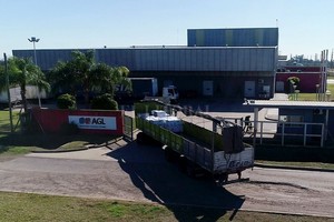 Fernando Nicola Artes Gráficas del Litoral (AGL) se consolidó desde hace 11 años como la empresa gráfica de mayor tecnología y la más importante de la región centro.