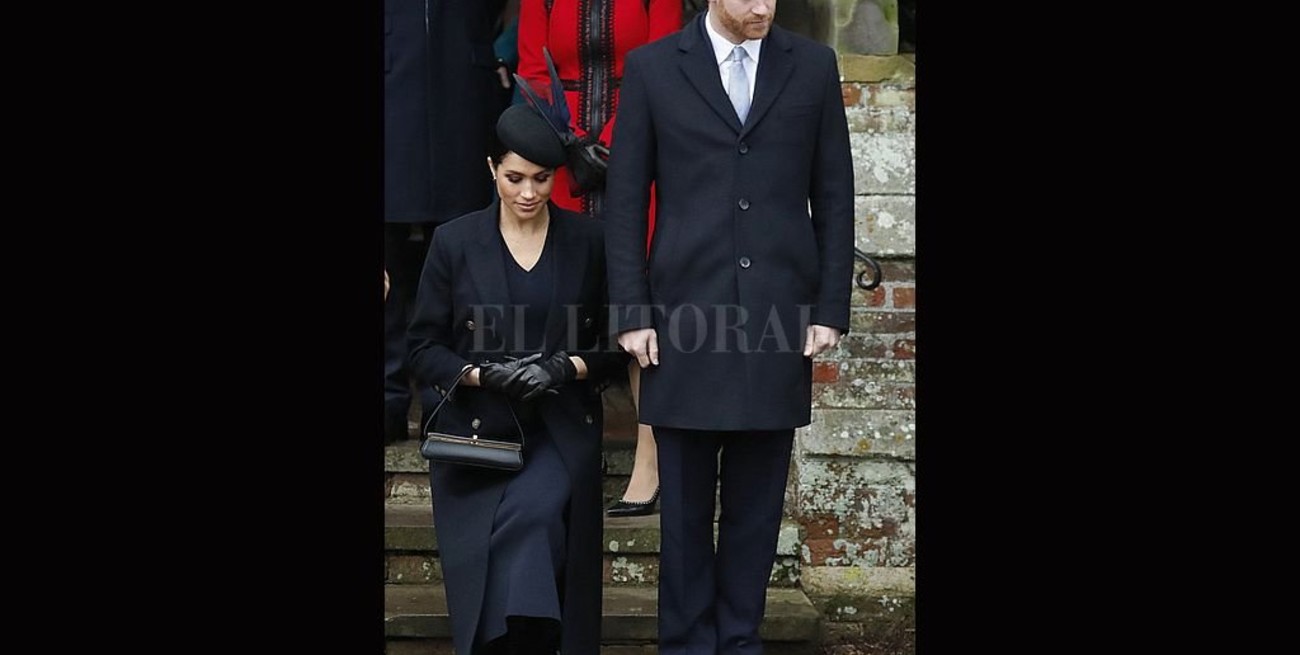 Ahora Meghan y Harry deberán "reverenciar" a sus familiares