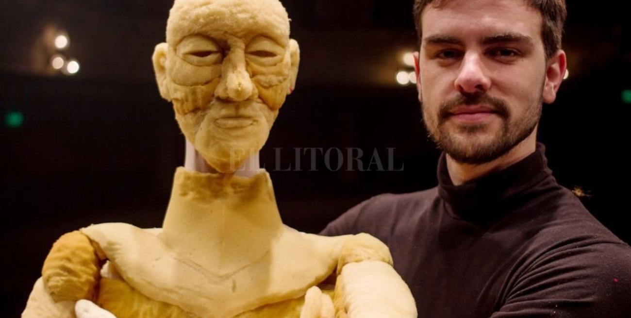 La historia de Eluno: el títere que nació como tesis y acompaña a su creador en pandemia