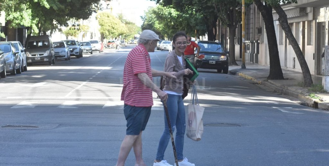 Impulsan la campaña solidaria "Una mano para nuestros viejos"