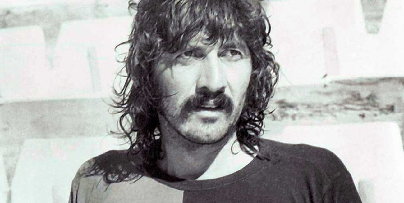 El recuerdo del fugaz paso de "Trinche" Carlovich por Colón