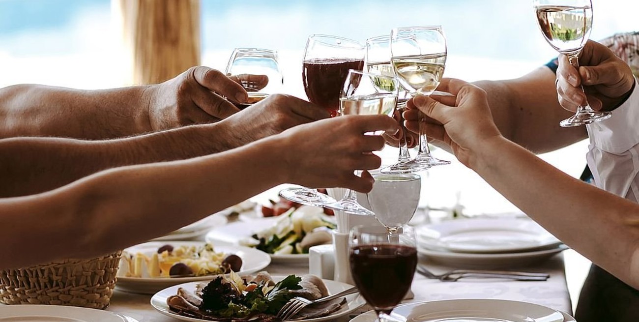 Extienden la prohibición de las reuniones familiares hasta el 30 de agosto