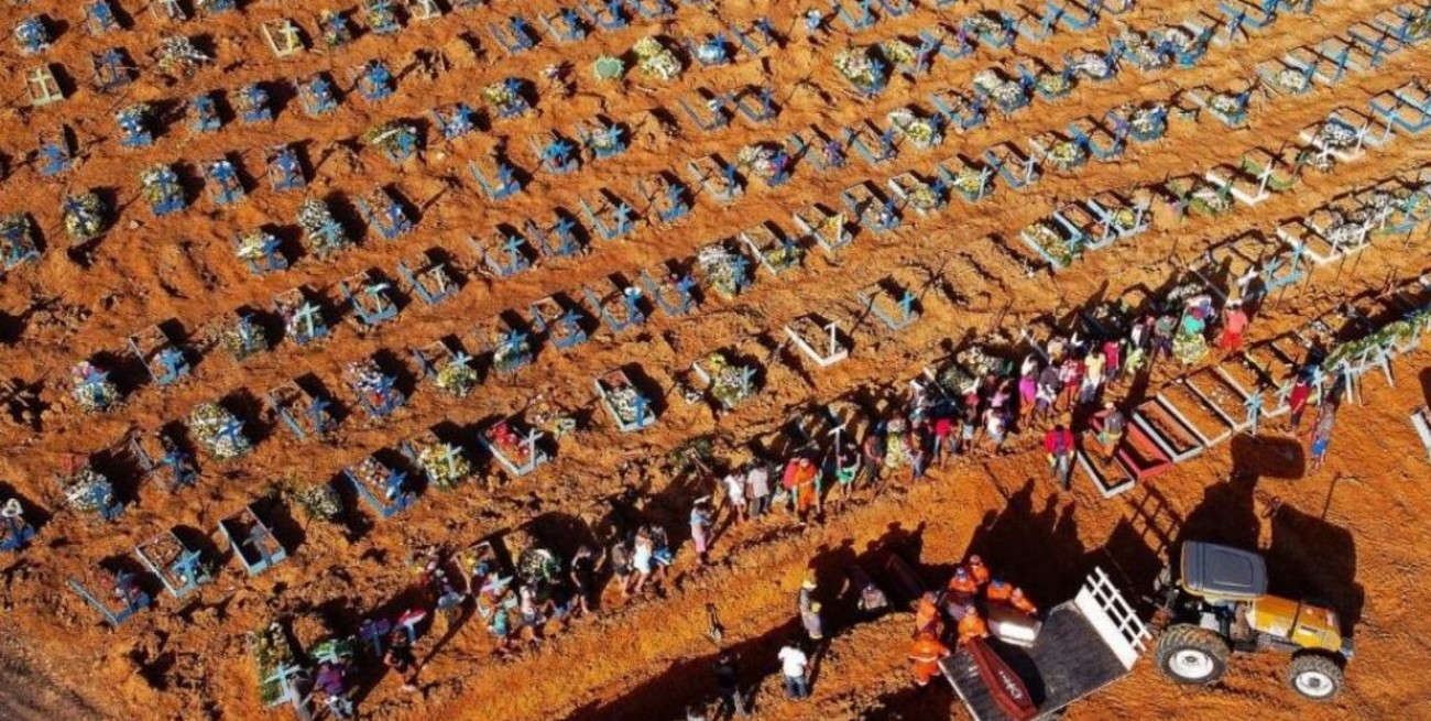 Cementerios colombianos al límite por el coronavirus